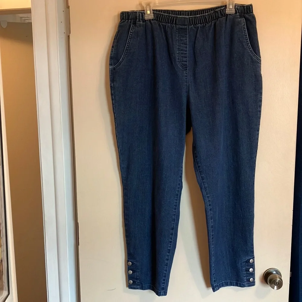Pretty medium stonewashed studded jeans by Allison Daley, size 16, like new! - Picture 1 of 16